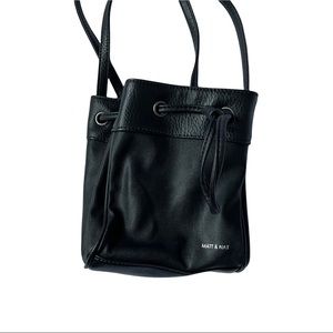 Matt & Nat mini bucket bag